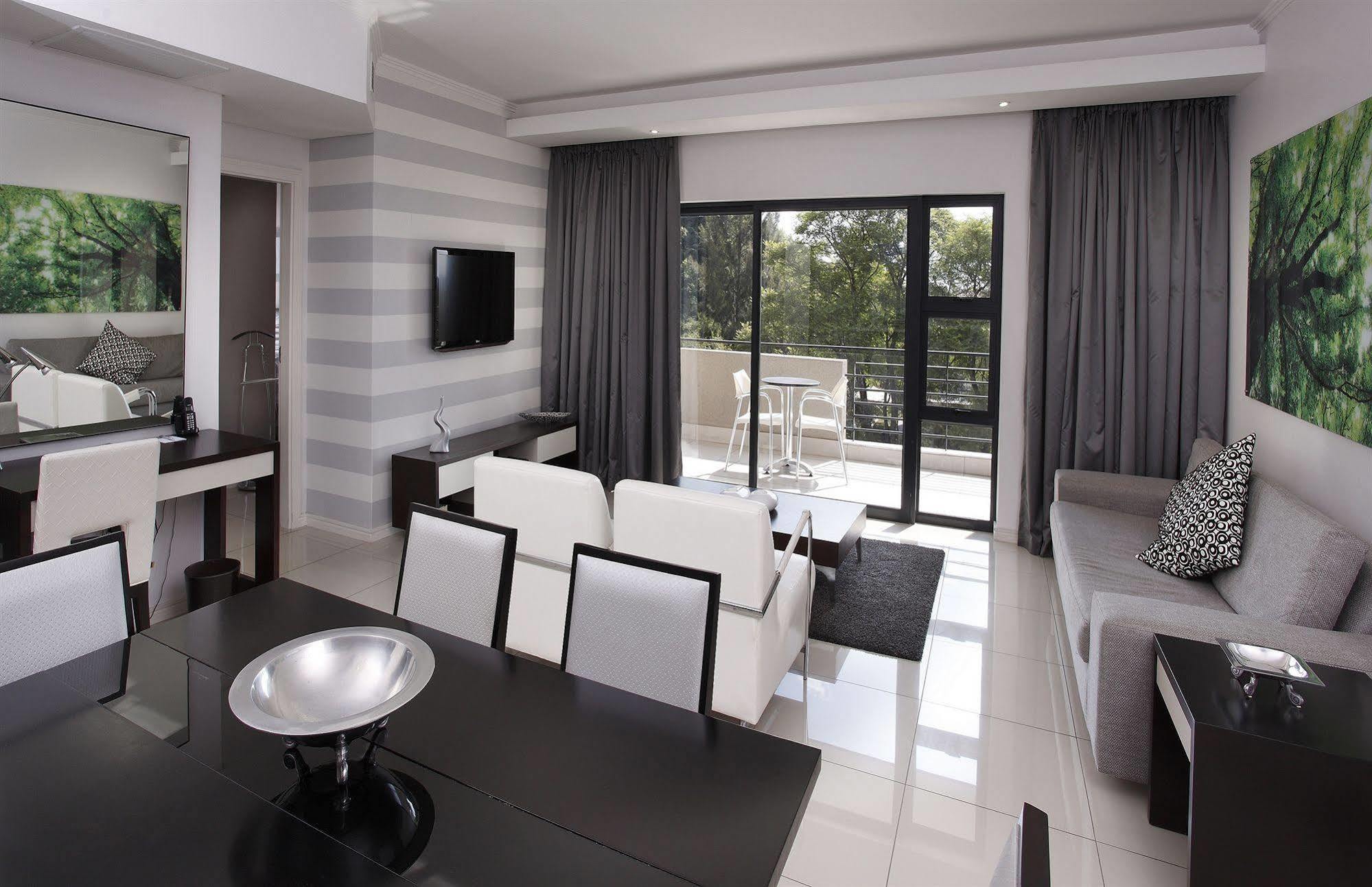 The Capital 20 West Apartment Johannesburg Exterior photo